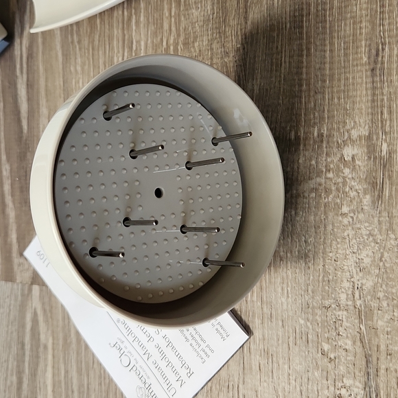 Pampered Chef Ultimate Mandoline #1109 Grater Slicer 4 Blades - Picture 2 of 11